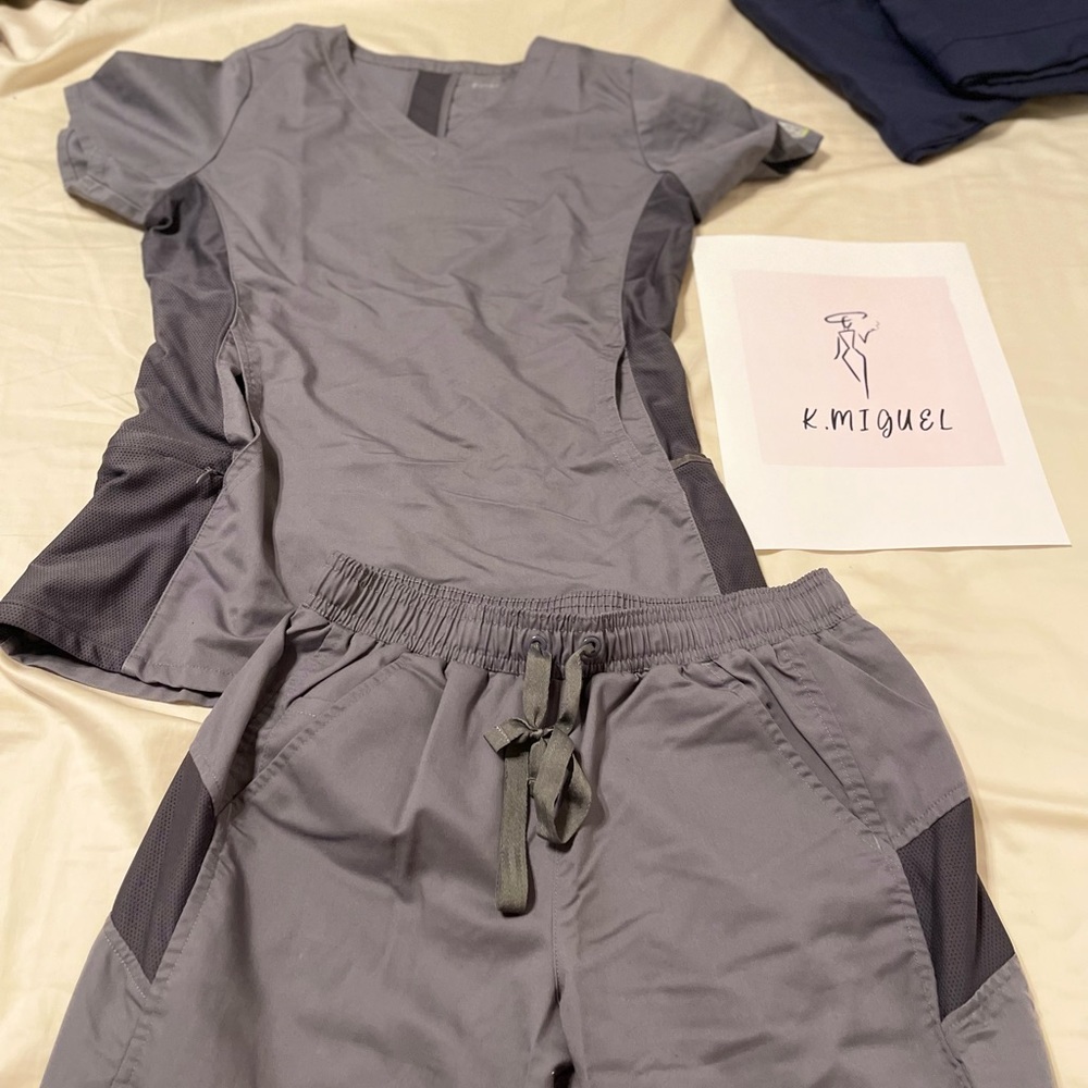 EON Light Gray Scrub Set